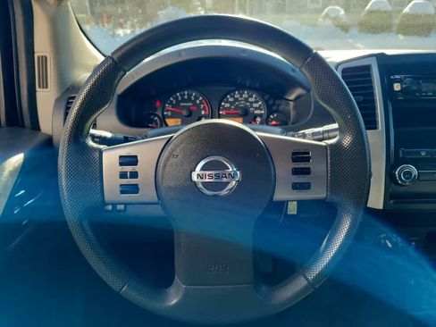 Used 2012 Nissan Frontier SV w/ SV Premium Utility Pkg image 11