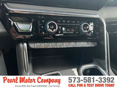 Used 2025 GMC Sierra 1500 Denali w/ Denali Reserve Package AWD/4WD image 20