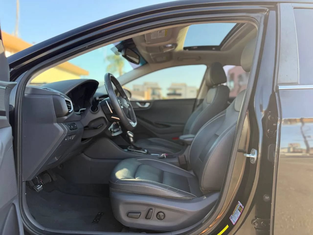 Used 2018 Hyundai Ioniq Limited FWD image 20