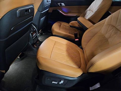 Used 2024 BMW X7 xDrive40i w/ M Sport Package AWD/4WD image 17