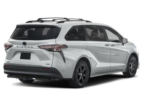 New 2026 Toyota Sienna XLE Woodland Edition AWD/4WD image 5