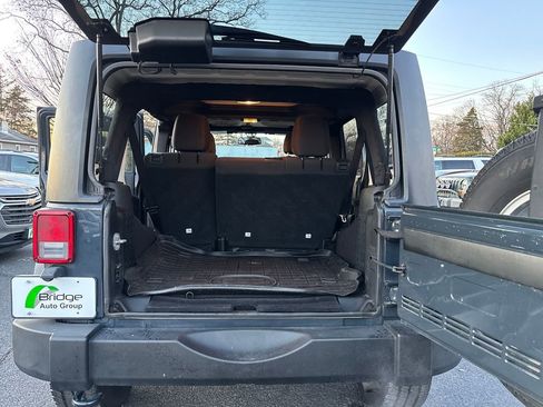 Used 2018 Jeep Wrangler Unlimited Sport S image 18