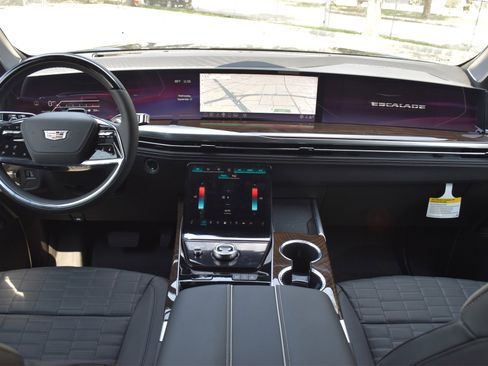 New 2025 Cadillac Escalade Premium Luxury Platinum w/ LPO, Floor Liner Package image 7