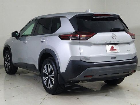 Certified 2022 Nissan Rogue SV image 5