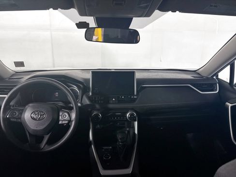 Used 2024 Toyota RAV4 LE AWD/4WD image 12