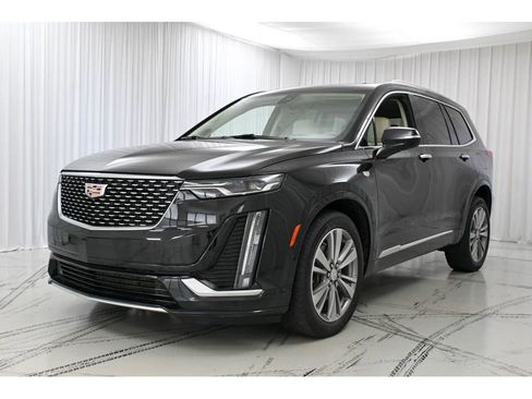 Used 2022 Cadillac XT6 Premium Luxury w/ Technology Package image 4