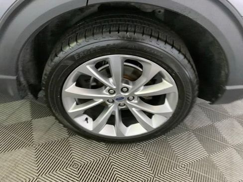 Used 2021 Ford Explorer Platinum w/ Equipment Group 601A AWD/4WD image 41