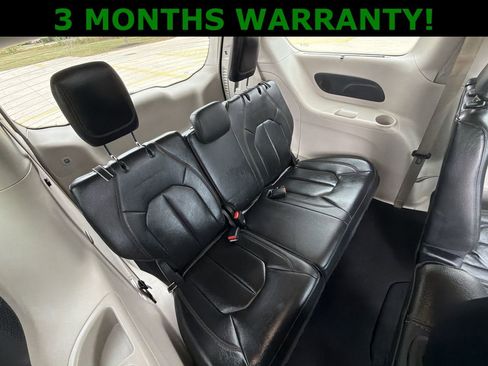 Used 2017 Chrysler Pacifica Touring-L w/ Tire & Wheel Group image 23