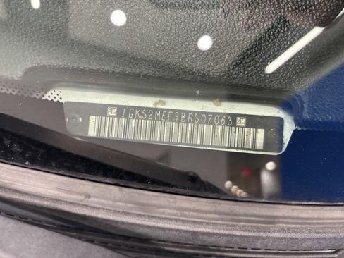 Used 2011 GMC Yukon XL Denali image 27