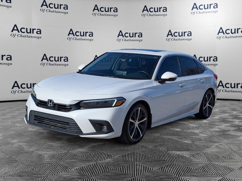 Used 2022 Honda Civic Touring image 4