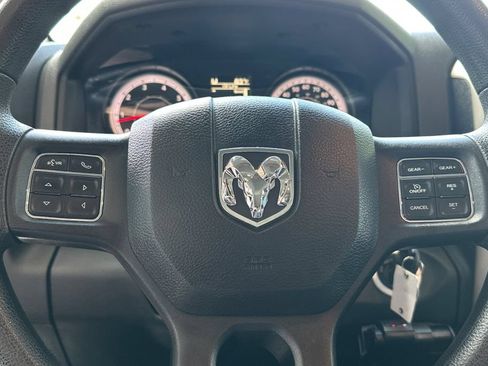 Used 2017 RAM 1500 Classic SLT RWD image 19