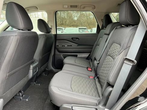 New 2026 Nissan Pathfinder SV image 4