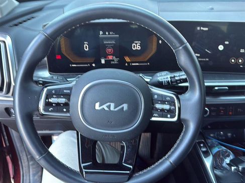 Used 2024 Kia Sorento S FWD image 4
