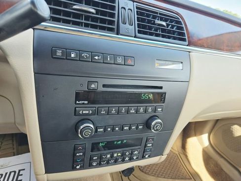 Used 2009 Buick LaCrosse CXL w/ Driver Confidence Package FWD image 22