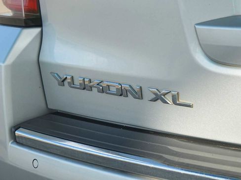 Used 2019 GMC Yukon XL Denali image 8