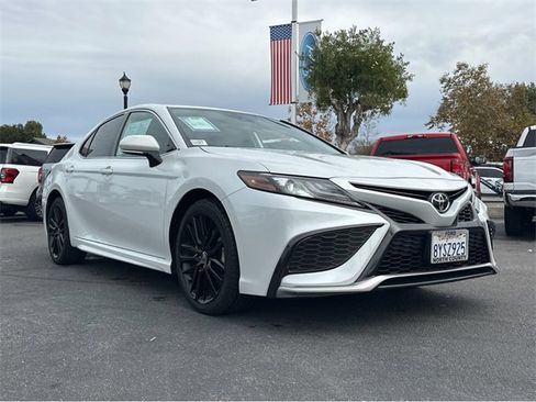 Used 2022 Toyota Camry XSE image 4