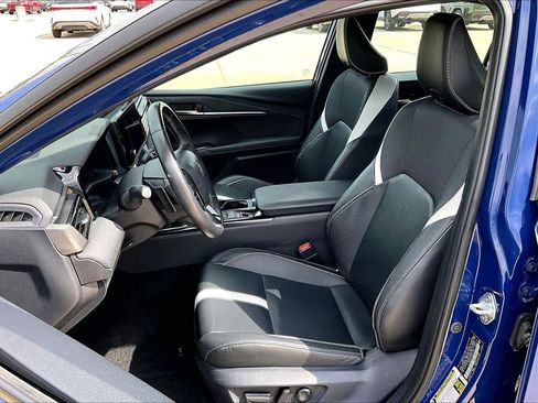 Used 2025 Toyota Camry SE image 8