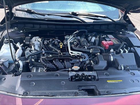 Used 2025 Nissan Altima 2.5 SV FWD image 10