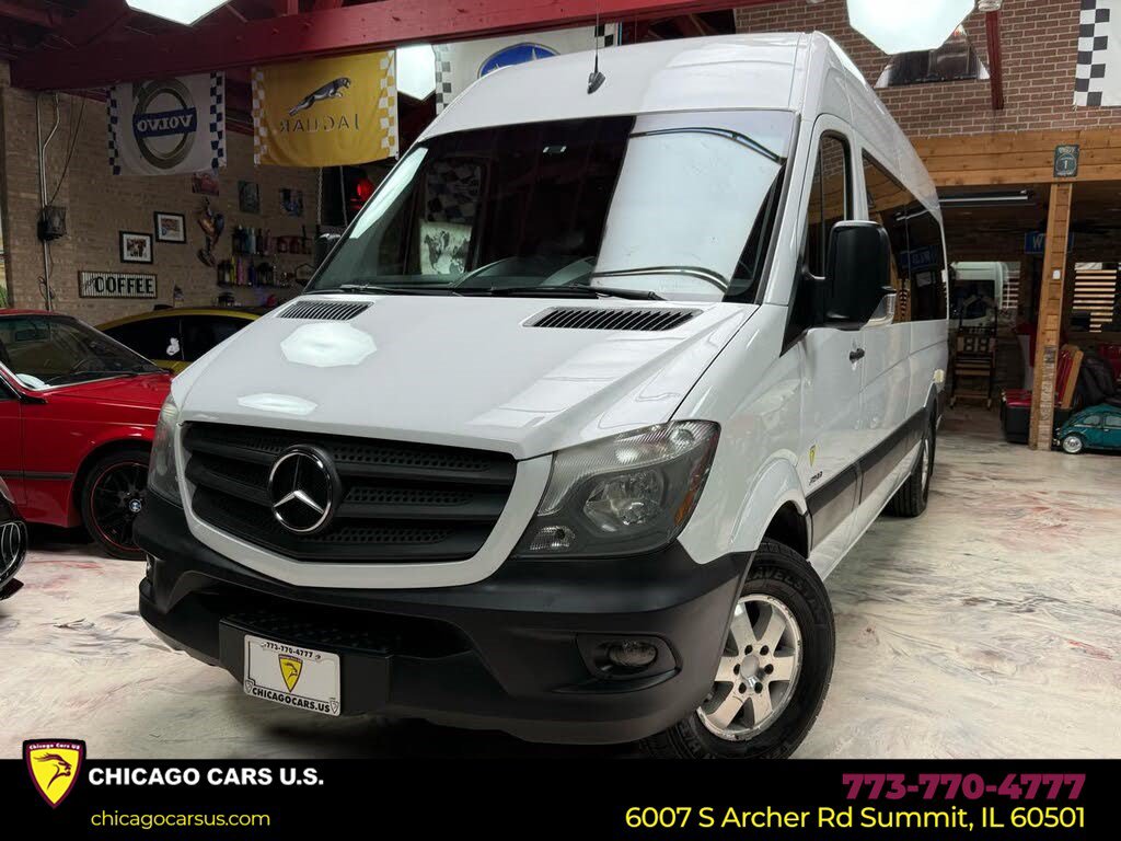 Used 2015 Freightliner Sprinter 2500 RWD image 1