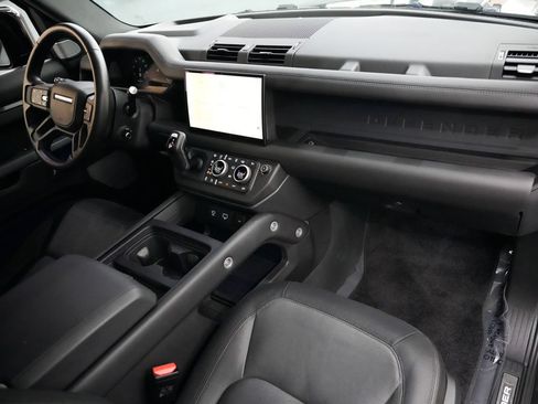 Used 2023 Land Rover Defender 130 X-Dynamic SE AWD/4WD image 38