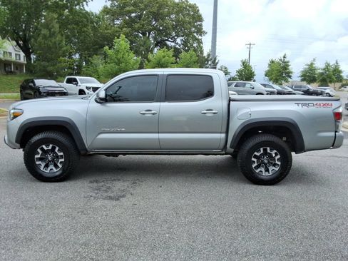 Used 2023 Toyota Tacoma TRD Off-Road w/ TRD Premium Off Road Package AWD/4WD image 8