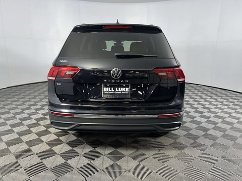Used 2023 Volkswagen Tiguan SE image 8