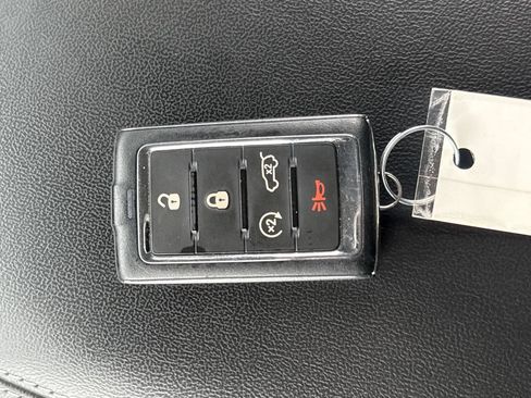 Used 2023 Jeep Grand Cherokee Limited AWD/4WD image 29