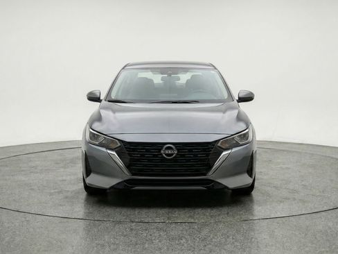 Used 2025 Nissan Sentra SV image 2