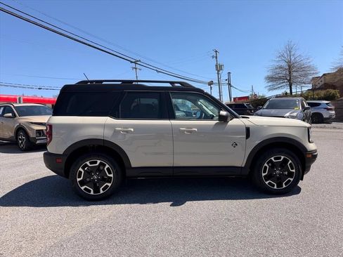 Used 2024 Ford Bronco Sport Outer Banks w/ Tech Package AWD/4WD image 14