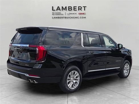 Used 2025 GMC Yukon XL Denali AWD/4WD image 5