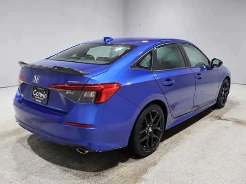 Used 2022 Honda Civic Sport image 2