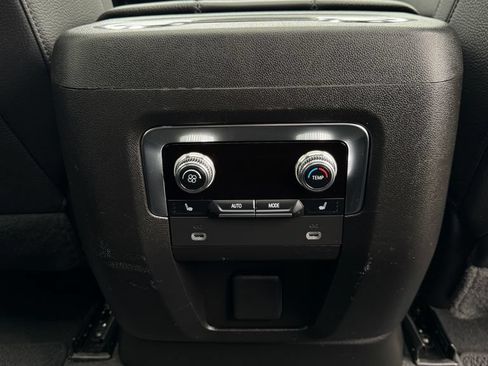 Used 2024 GMC Yukon Denali AWD/4WD image 39