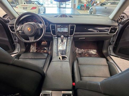 Used 2016 Porsche Panamera image 17