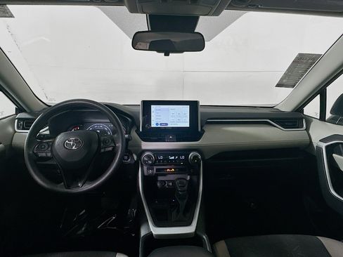 Used 2025 Toyota RAV4 XLE w/ Convenience Package FWD image 27
