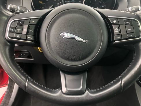 Used 2018 Jaguar XE Premium image 13