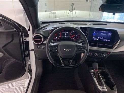 Used 2024 Chevrolet Trax RS w/ Driver Confidence Package FWD image 33