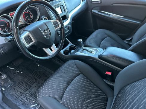Used 2019 Dodge Journey SE w/ Premium Group FWD image 11