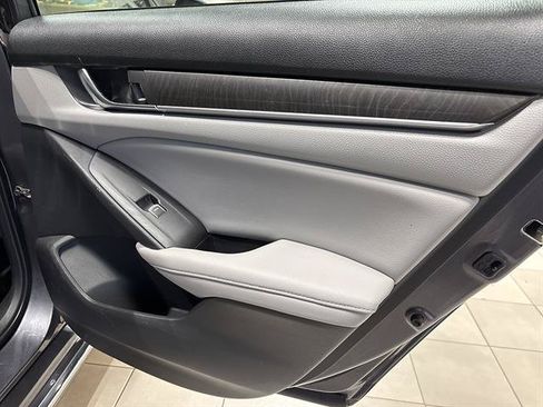 Used 2018 Honda Accord EX-L image 21