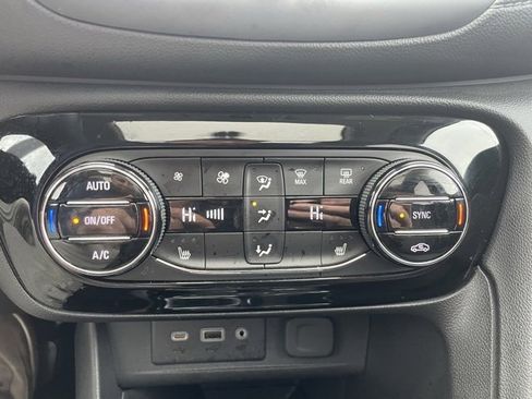 Used 2022 Buick Encore GX Select w/ Experience Buick Package image 16