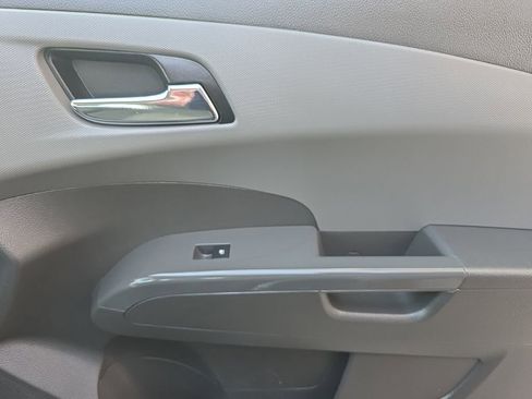 Used 2018 Chevrolet Sonic LT FWD image 21