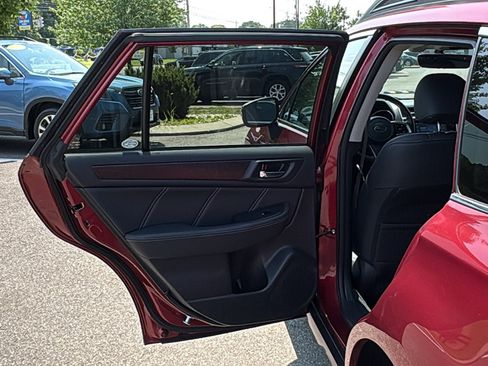Used 2019 Subaru Outback 2.5i Limited AWD/4WD image 18