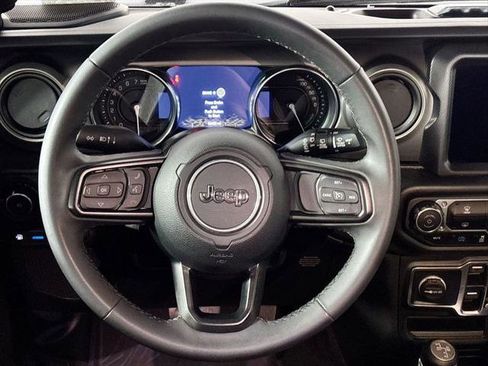 Certified 2023 Jeep Wrangler Unlimited AWD/4WD image 14