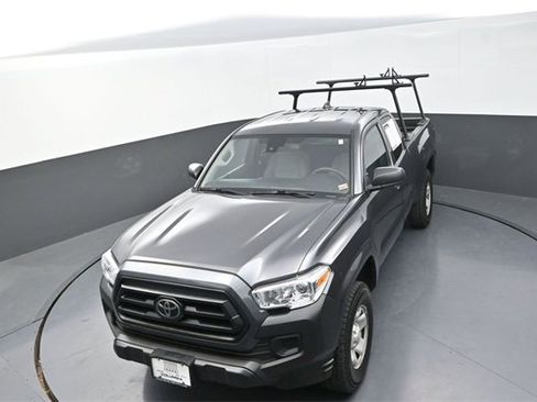 Used 2022 Toyota Tacoma SR image 11