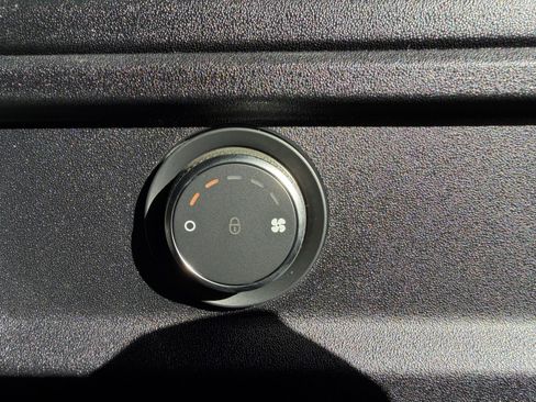 New 2026 Land Rover Defender 110 V8 image 32