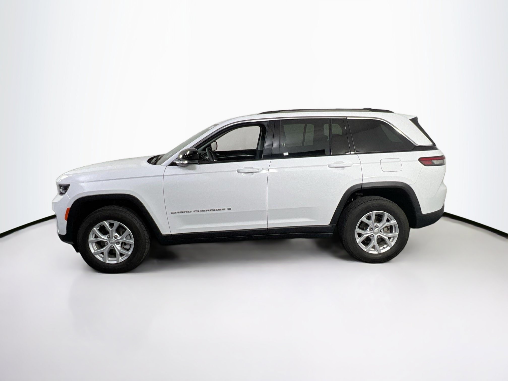 Used 2023 Jeep Grand Cherokee Limited AWD/4WD image 8