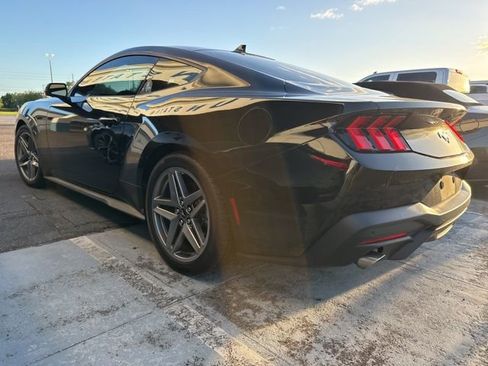 Used 2024 Ford Mustang Coupe image 3