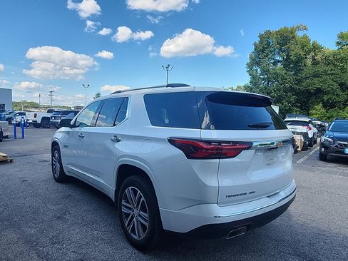 Used 2022 Chevrolet Traverse High Country w/ LPO, Floor Liner Package AWD/4WD image 3