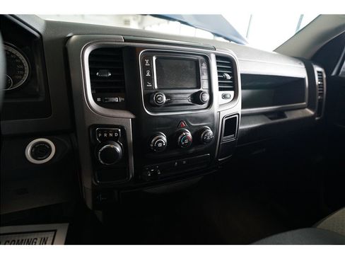 Used 2017 RAM 1500 Express RWD image 19