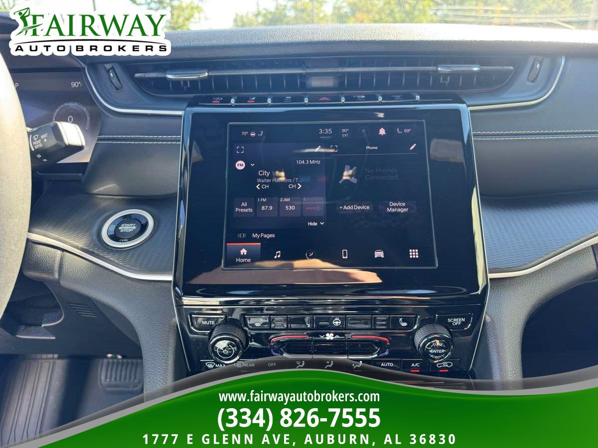 Used 2023 Jeep Grand Cherokee L Laredo AWD/4WD image 23