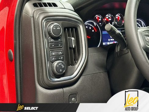 Used 2022 Chevrolet Silverado 1500 LT Trail Boss w/ Bed Protection Package AWD/4WD image 13